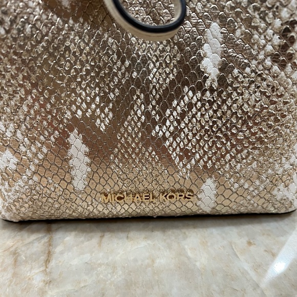 Michael Michael Kors SURI PYTHON CROSSBODY BAG - Picture 4 of 8